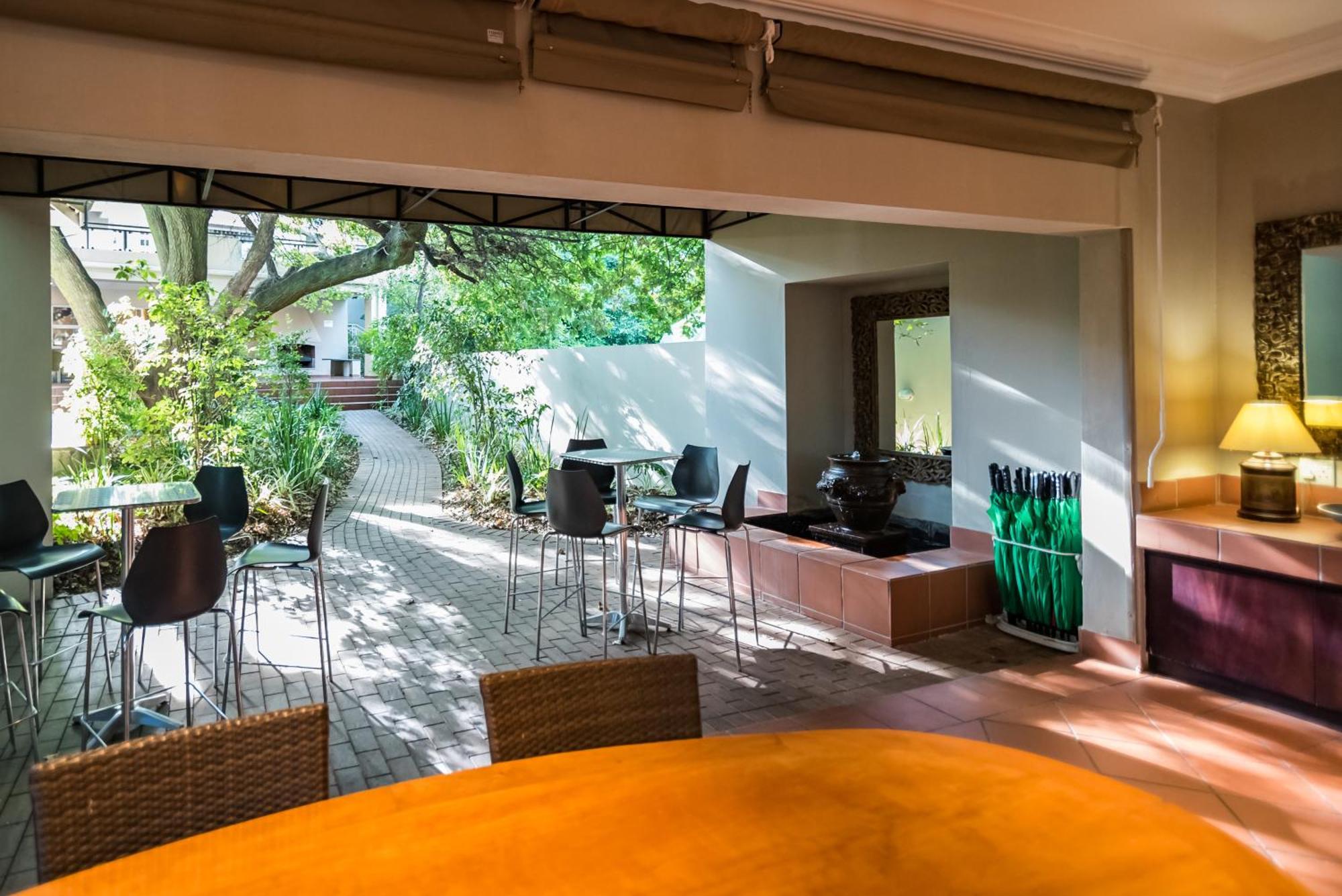 Melrose Place Boutique Hotel Johannesburg Bagian luar foto